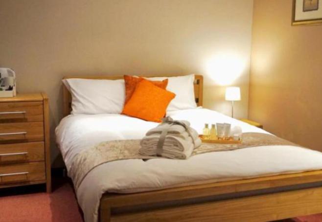Stratton Cottage Guesthouse Бигълсуейд Екстериор снимка A bedroom at the hotel