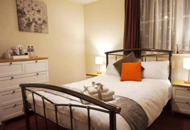 Stratton Cottage Guesthouse Бигълсуейд Екстериор снимка A bedroom at the hotel