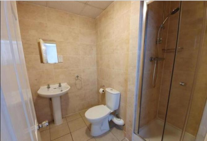 Stratton Cottage Guesthouse Бигълсуейд Екстериор снимка A wet room